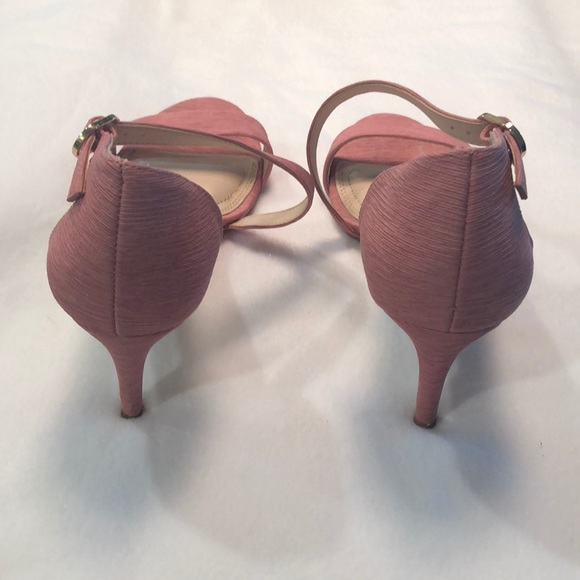 Heals - Picture 3 of 4